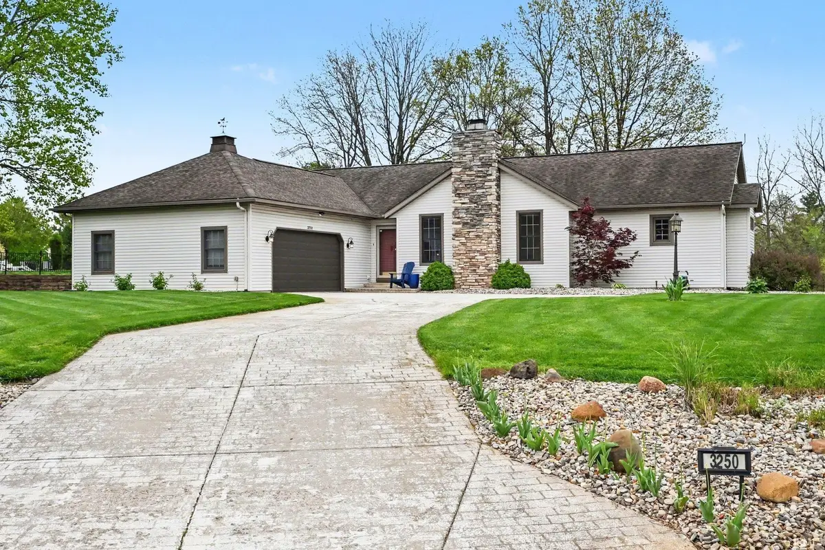 3250 N Ashford Court, Warsaw, IN 46582 - #1