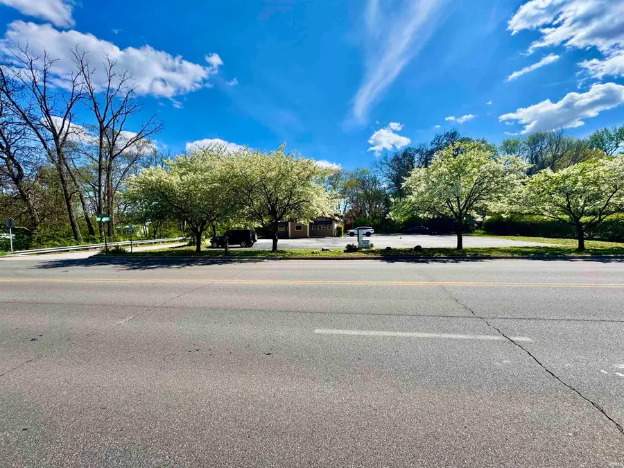 1227 E Bristol Street, Elkhart, IN 46514 - #2