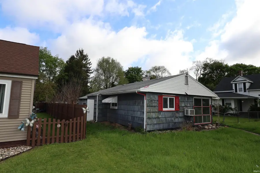 928 W Lusher Avenue, Elkhart, IN 46517 - #3