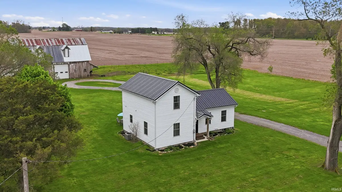 6815 S 550 E, Wolcottville, IN 46795 - #1