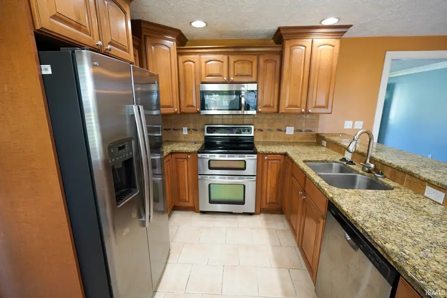 105 Oak Street, Huntingburg, IN 47542 - #2