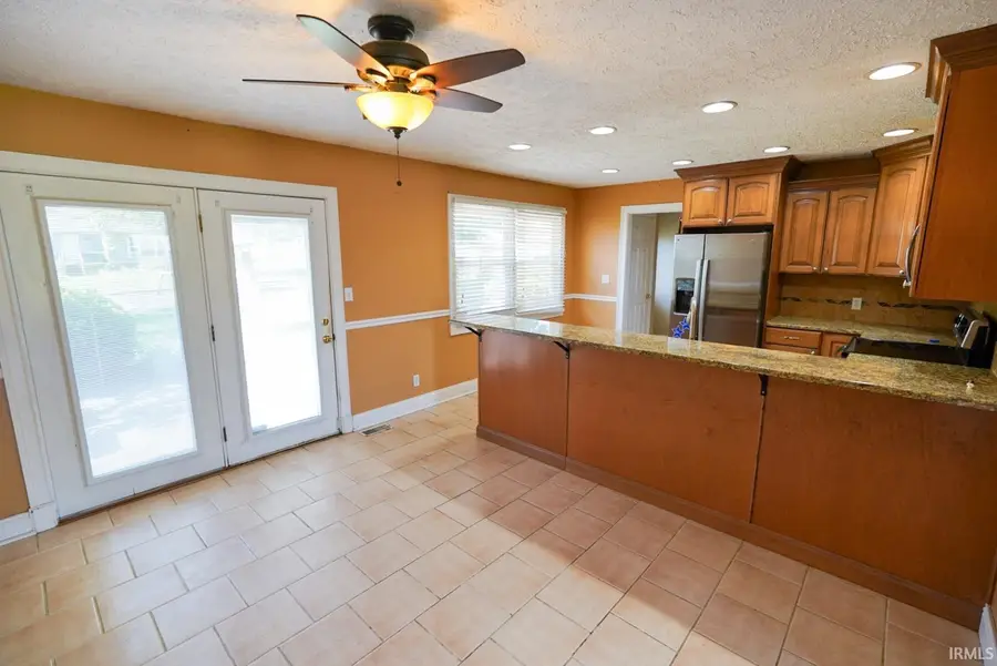 105 Oak Street, Huntingburg, IN 47542 - #3