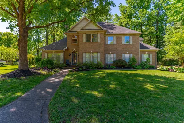 2200 Eaglewood Drive, Newburgh, IN 47630