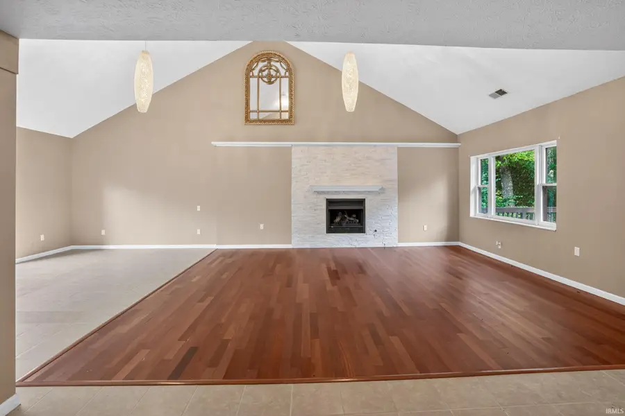 1120 N Diamond Point Court, Monticello, IN 47960 - #2