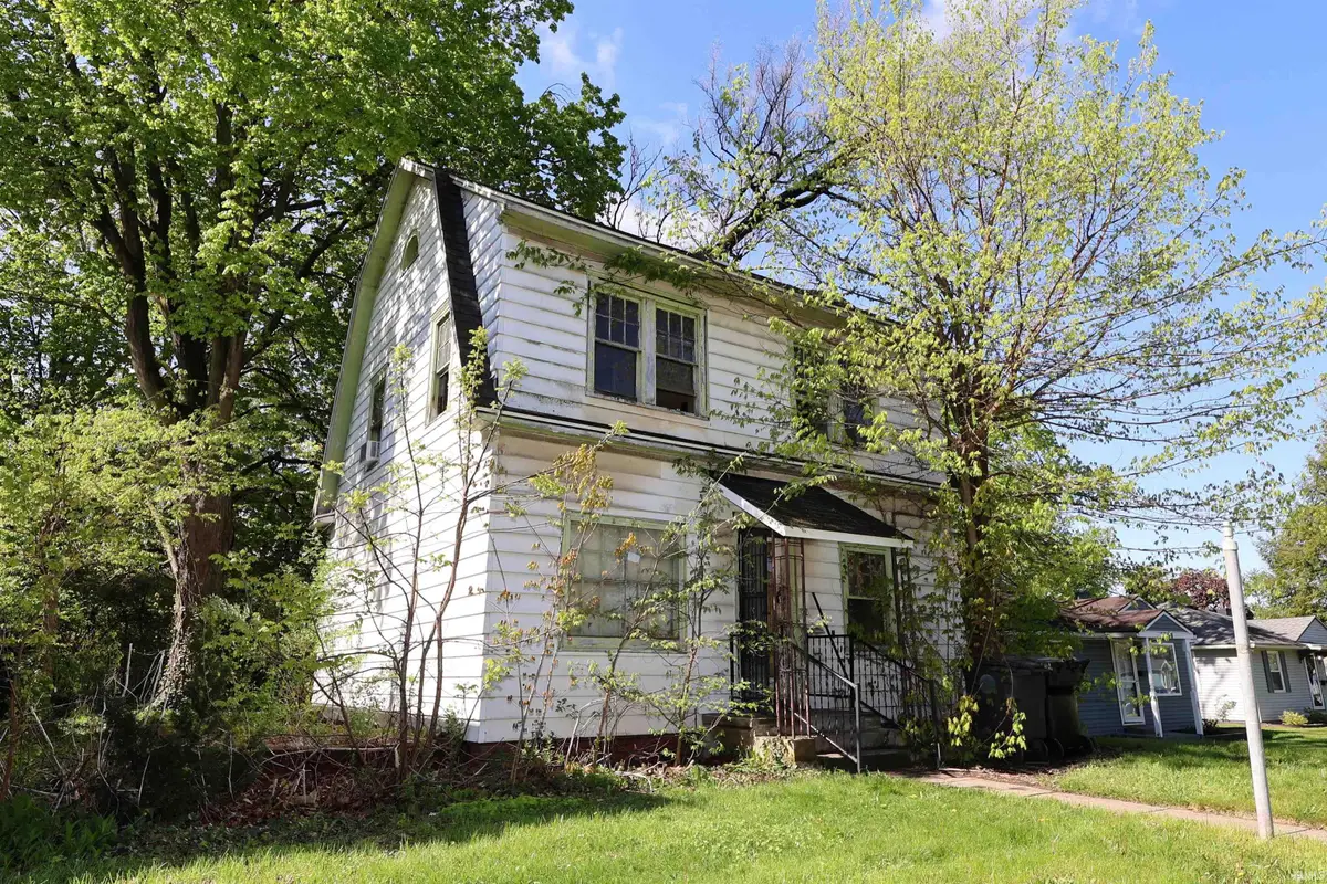 1212 E Lasalle Avenue, South Bend, IN 46617 - #1