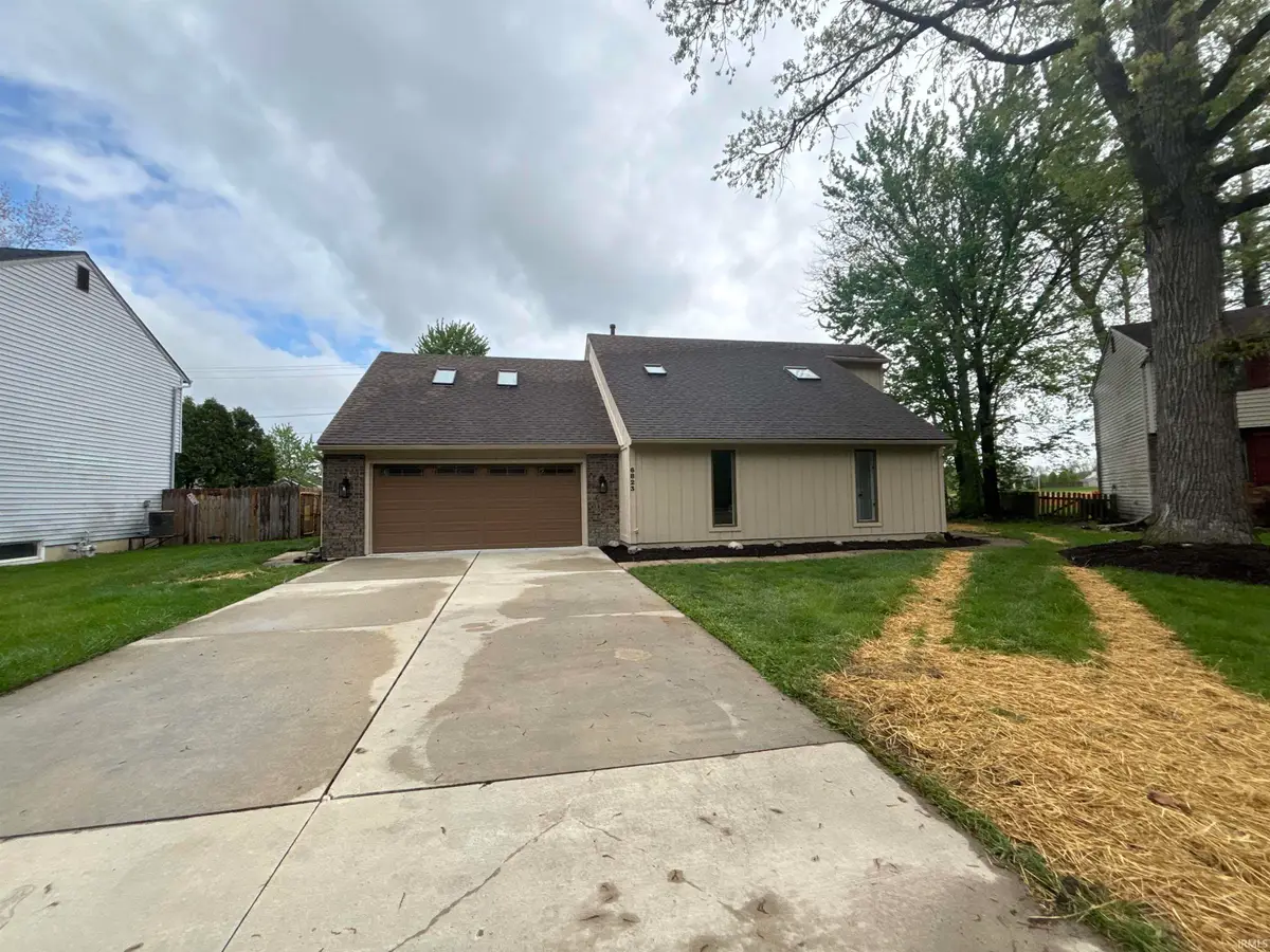 6823 Laurelwood Cove, Fort Wayne, IN 46835 - #1