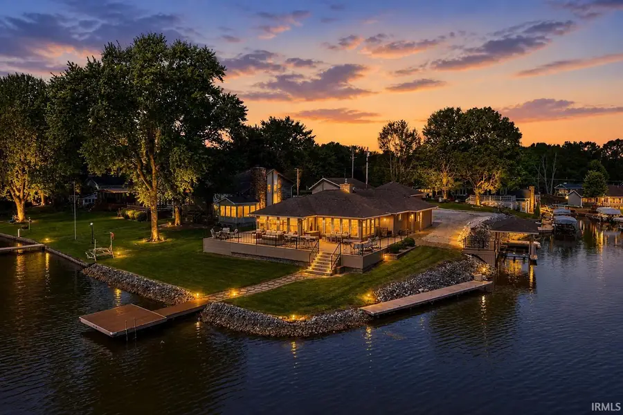 2409 S Pleasant Valley Court, Monticello, IN 47960 - #2