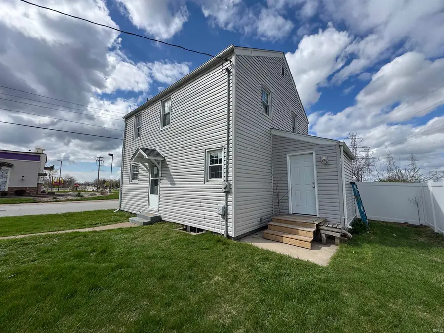 2827 Lincolnway Street, Mishawaka, IN 46544 - #3