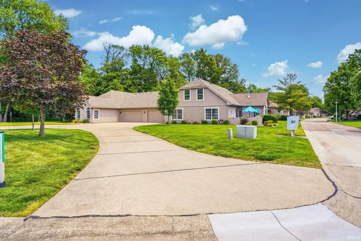 8010 River Park Way, Evansville, IN 47715 - #1