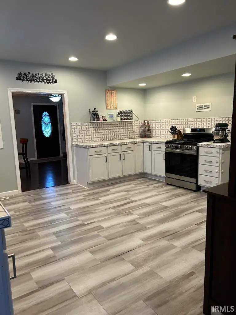 104 Vandalia Street, La Paz, IN 46537 - #2