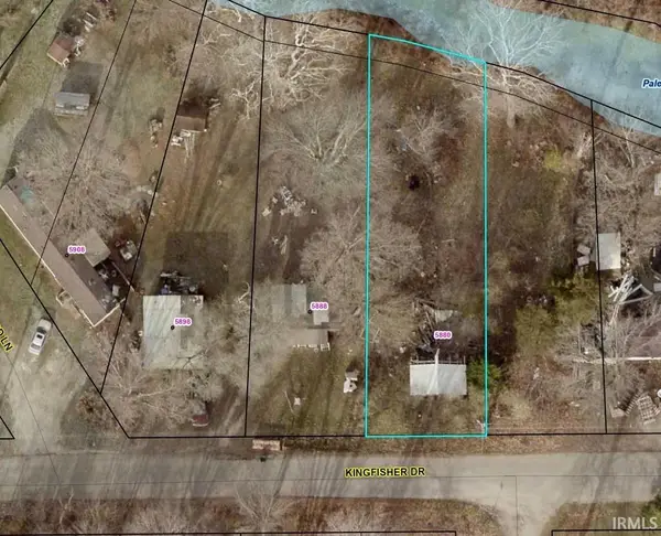 5880 W Kingfisher Drive, Mentone, IN 46539