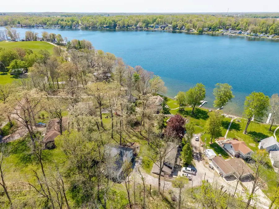 5765 S 980 E Road, Wolcottville, IN 46795 - #2