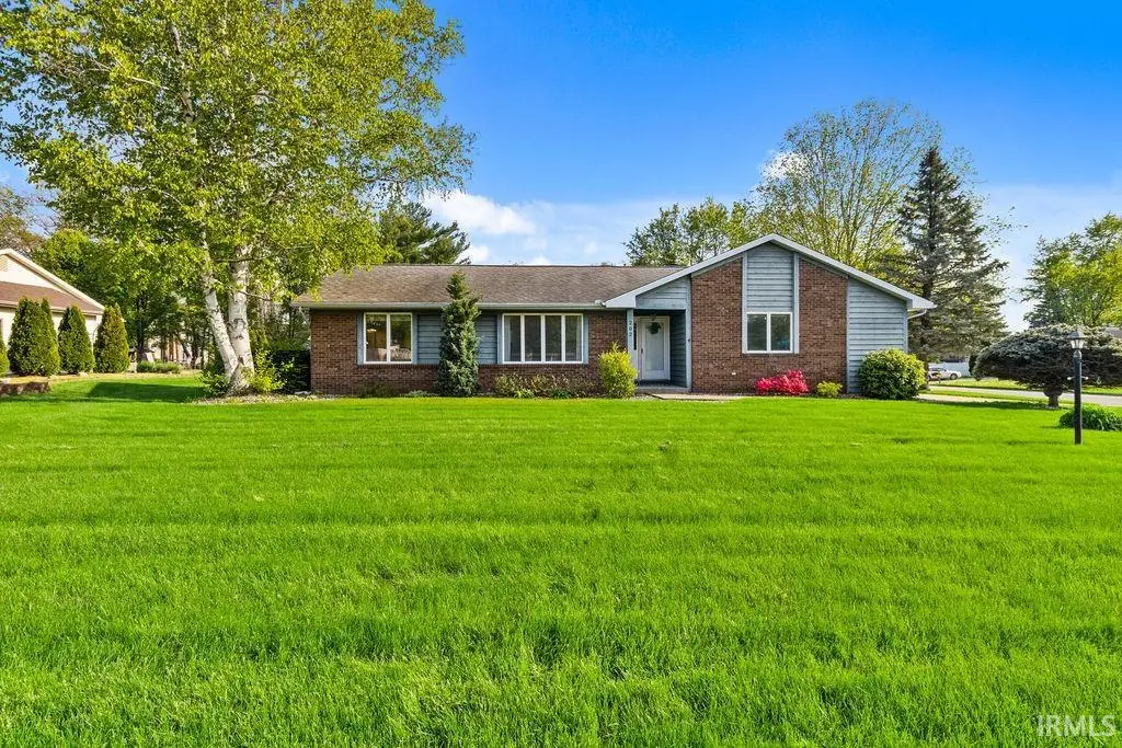 202 Sandpoint Drive, Warsaw, IN 46582 - #1