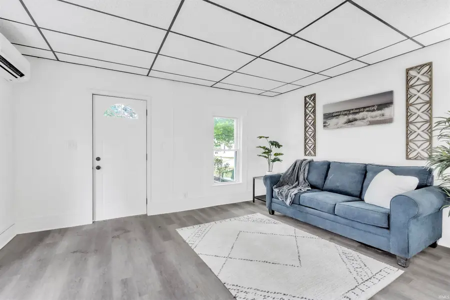 909 W Market Street, Bluffton, IN 46714 - #2