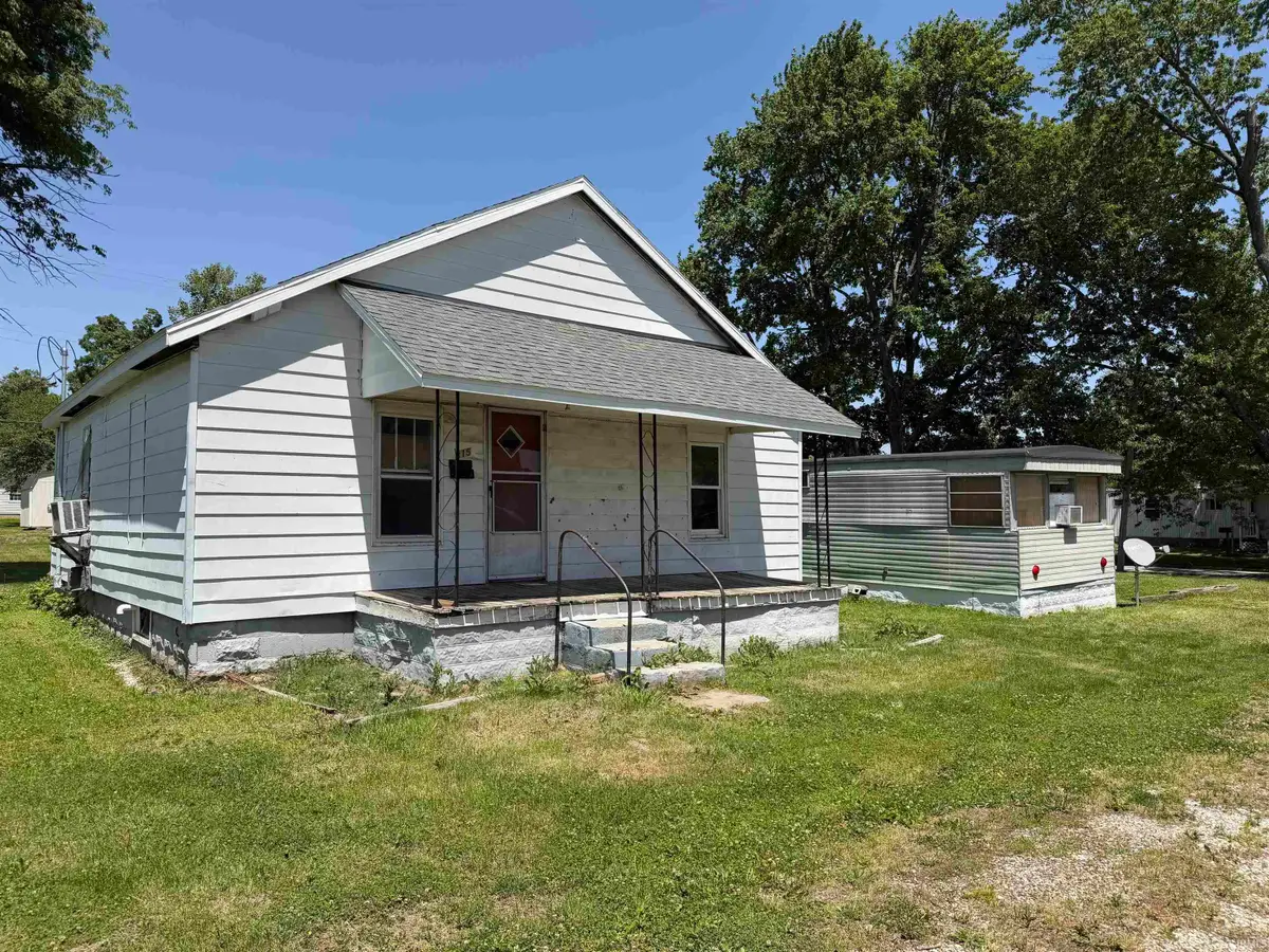 315-311 W Division Street, Oakland City, IN 47660 - #1