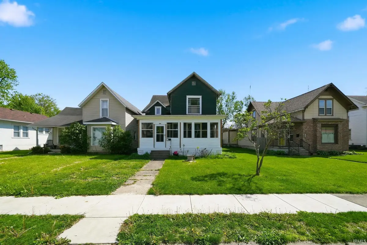 325 W 5th Street, Auburn, IN 46706 - #1