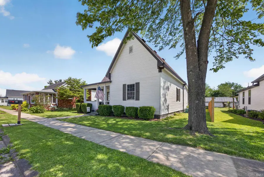 910 W Oak Street, Mitchell, IN 47446 - #3