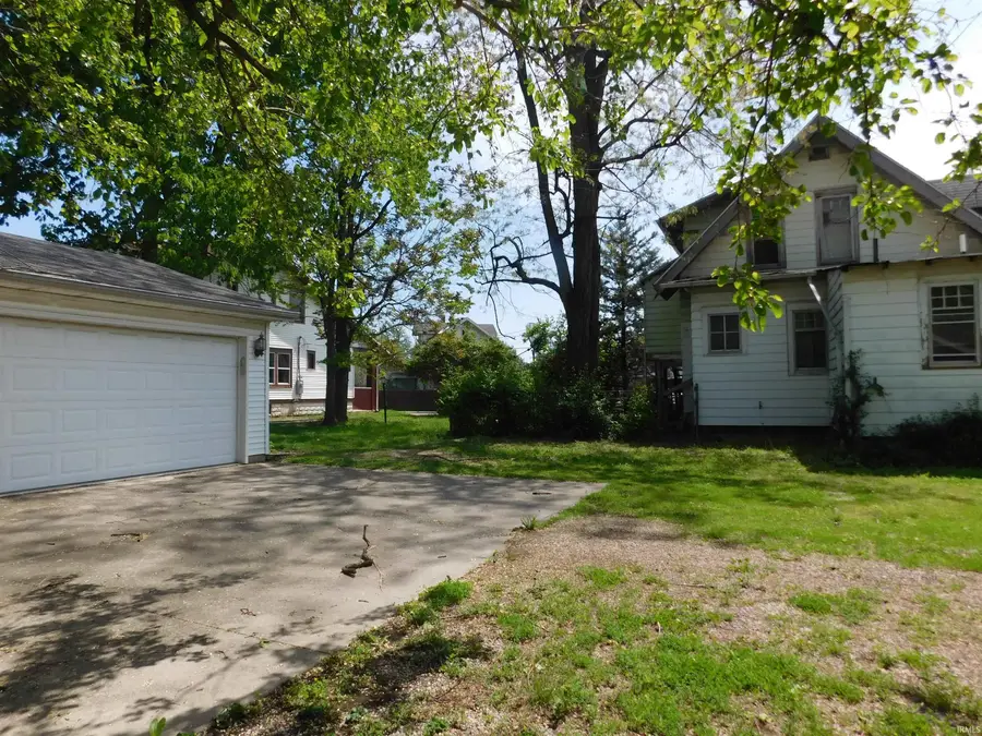 828 W Kilgore Avenue, Muncie, IN 47305 - #3