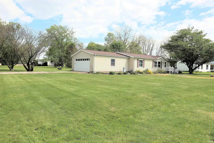 586 N Jackson Street, Andrews, IN 46702 - #2