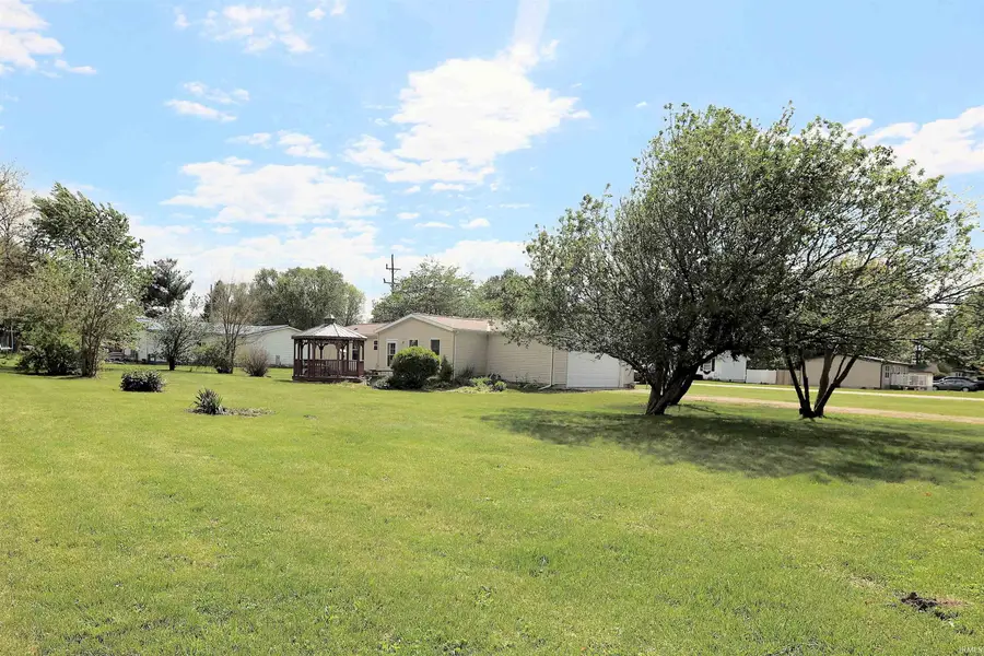 586 N Jackson Street, Andrews, IN 46702 - #3