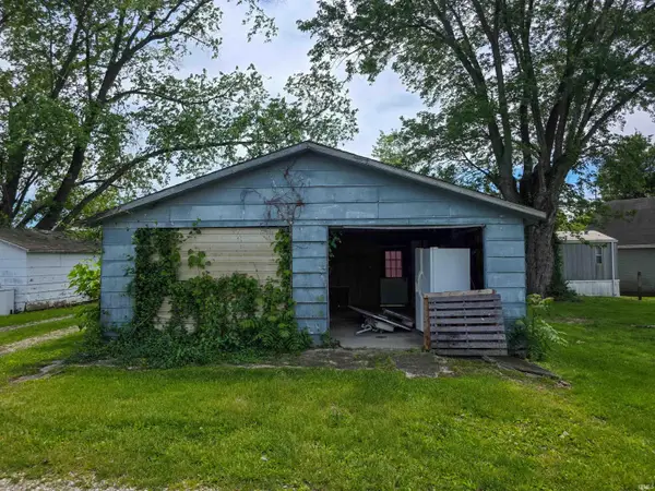 39 NW 4th Street, Linton, IN 47441