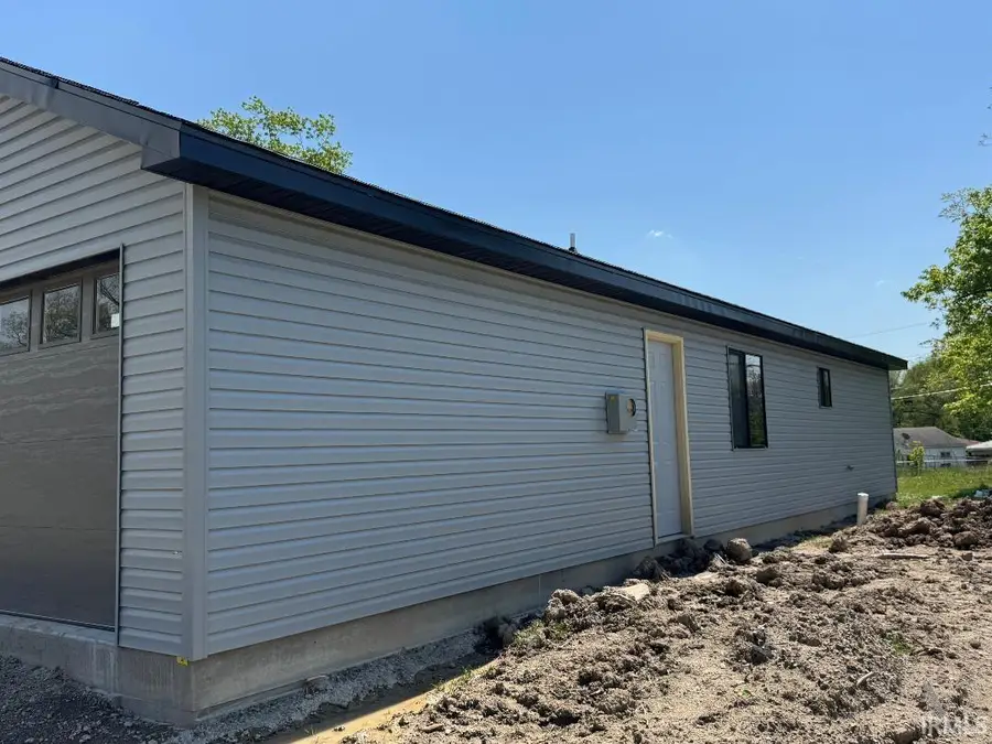 114 E Crown Lane, Fort Wayne, IN 46816 - #3