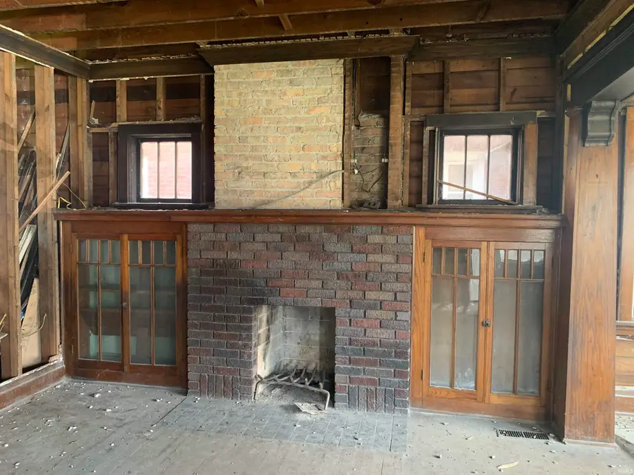 2122 Lincoln Way W Way, South Bend, IN 46628 - #2