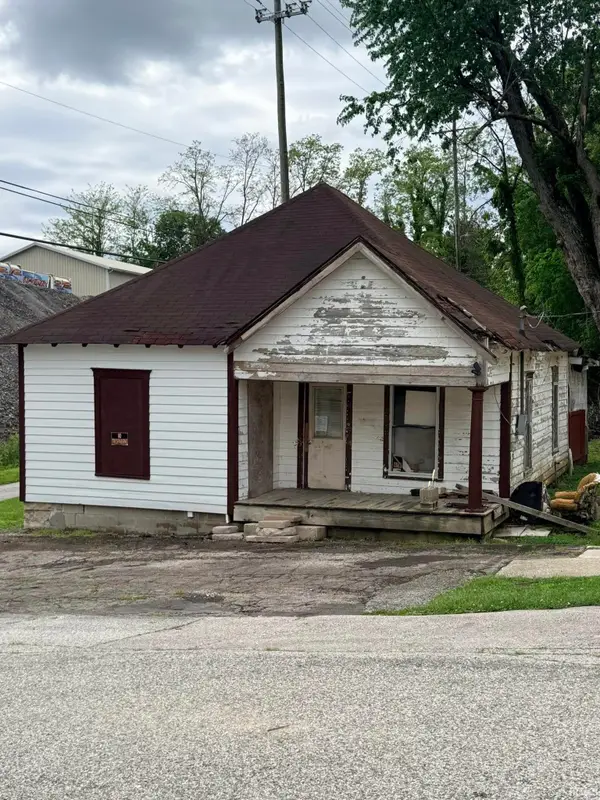 810 13th Street, Bedford, IN 47421