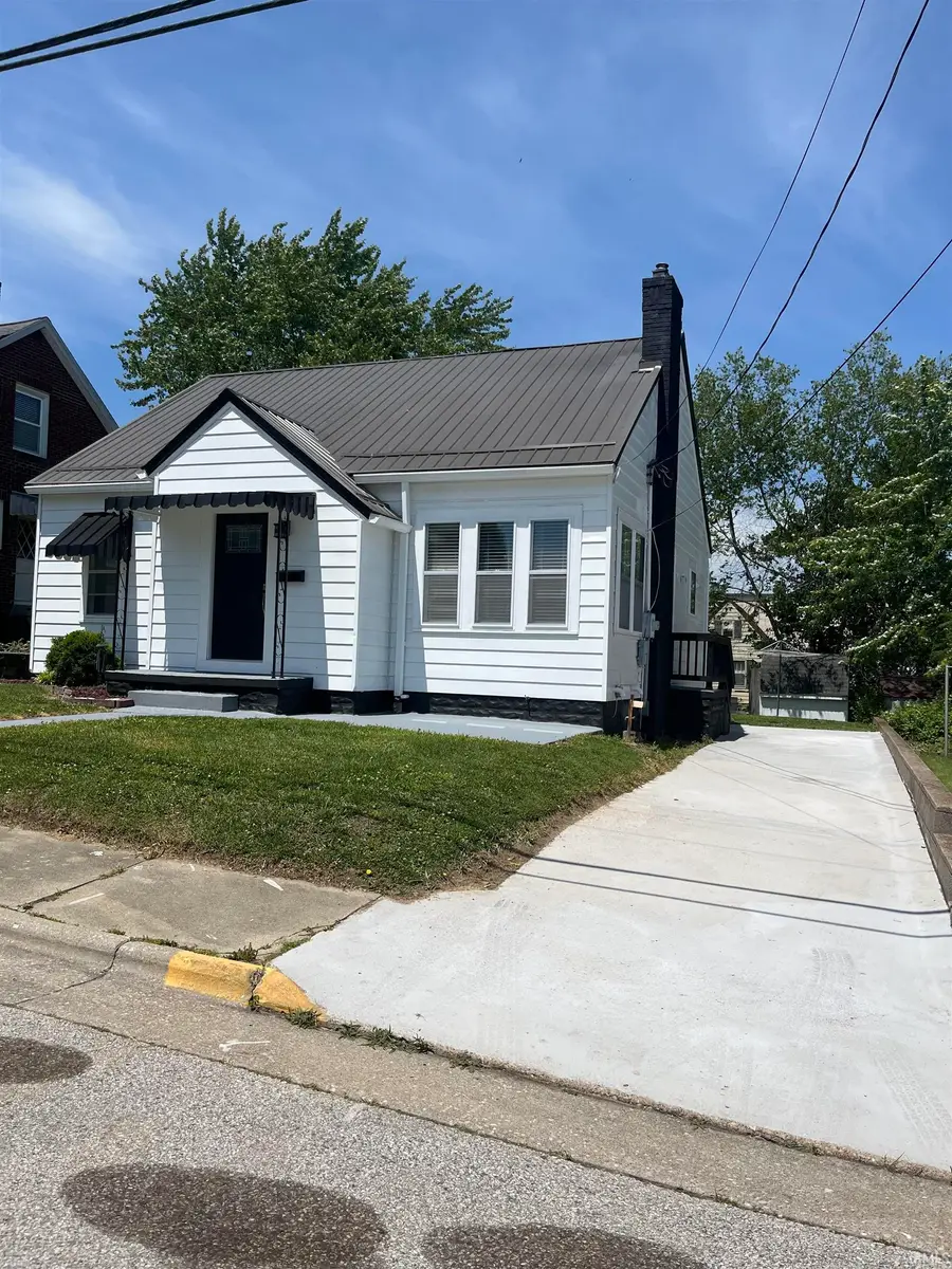 326 E 9th Street, Jasper, IN 47546 - #2
