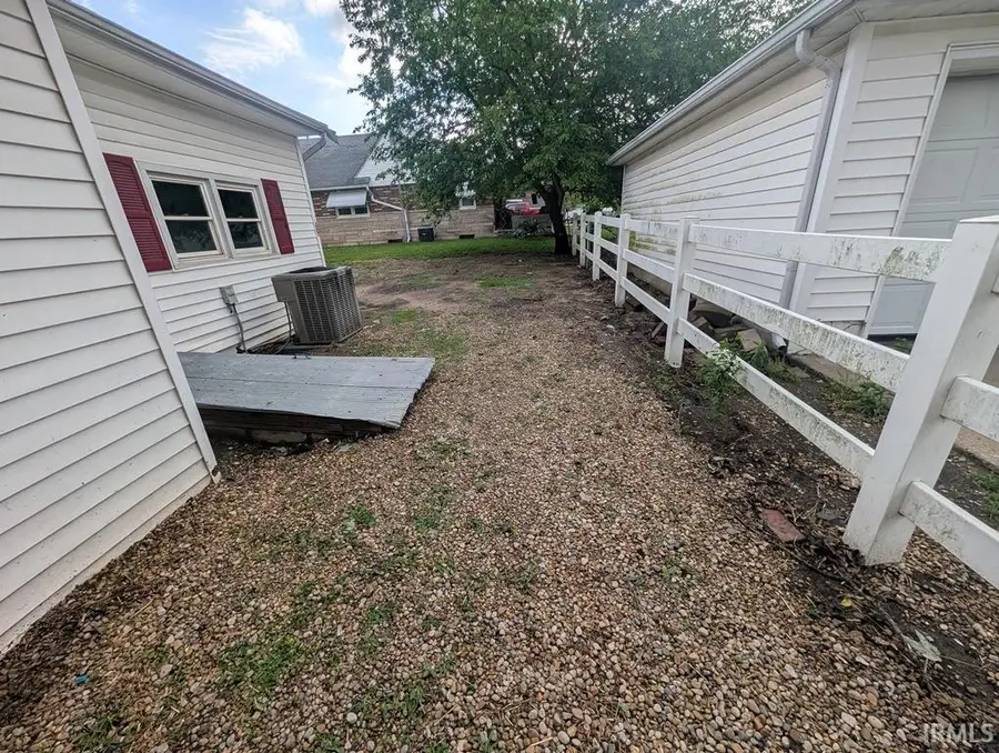 279 W Spring Street, Bloomfield, IN 47424 - #3