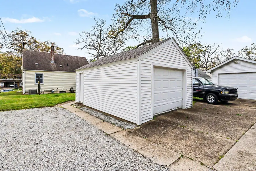 2226 Beverly Place, South Bend, IN 46616 - #2