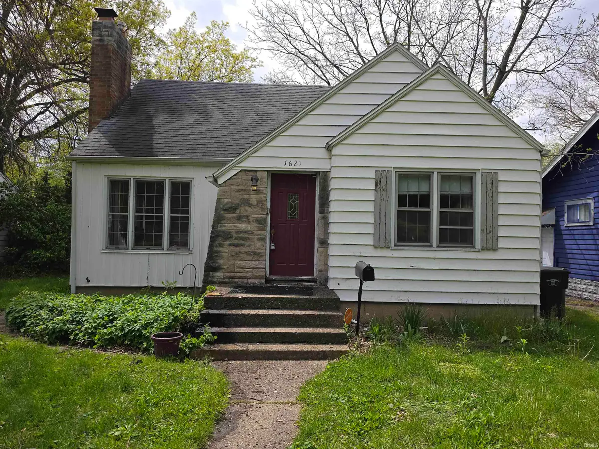 1621 College Street, South Bend, IN 46628 - #1
