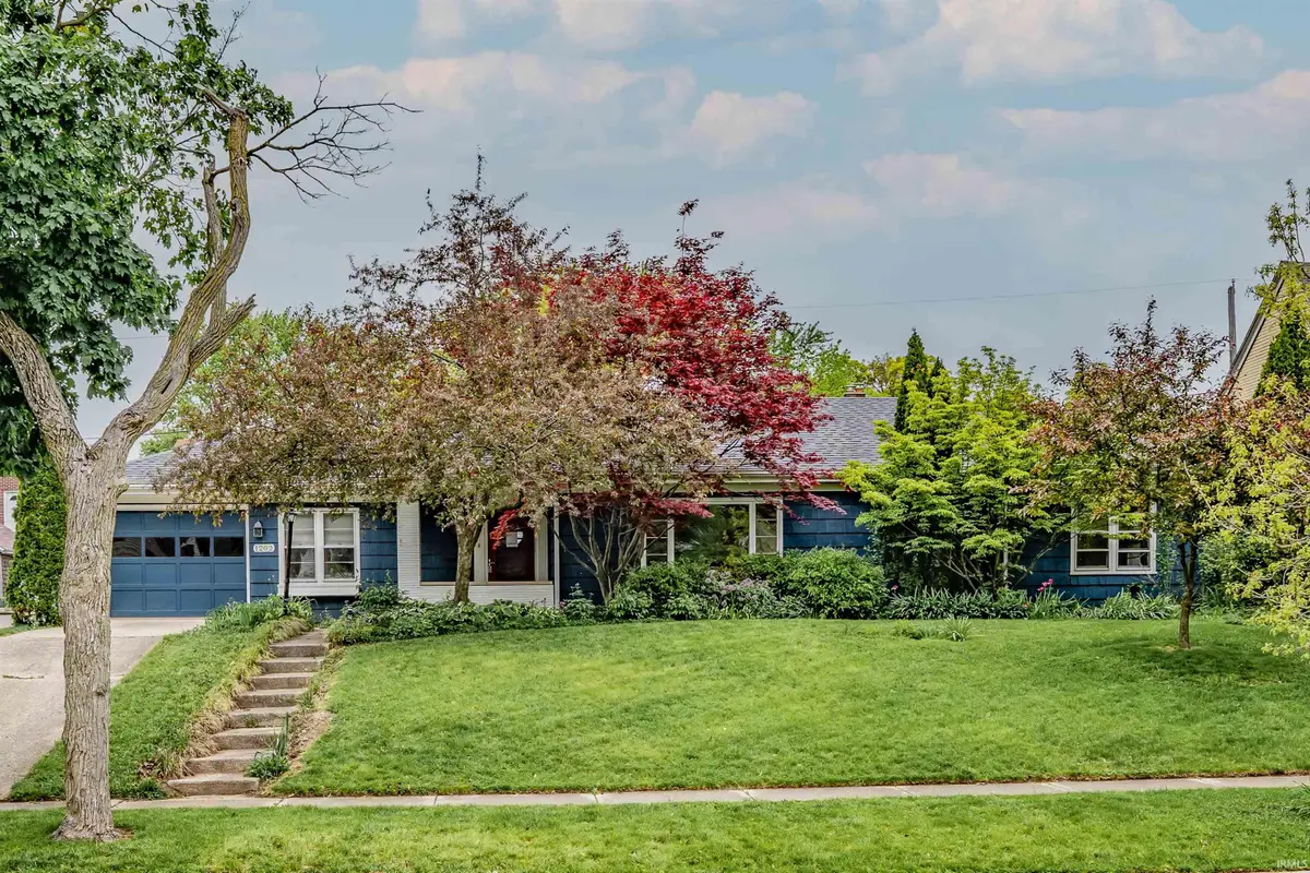 1202 W Branning Avenue, Fort Wayne, IN 46807 - #1