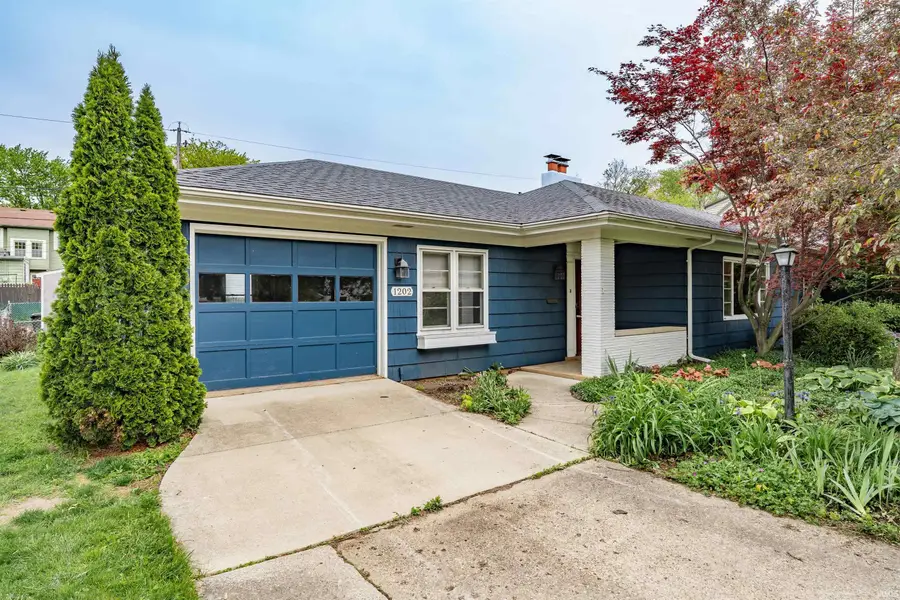 1202 W Branning Avenue, Fort Wayne, IN 46807 - #3