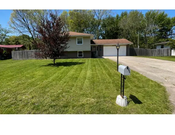 60357 Pembrook Lane, Elkhart, IN 46517