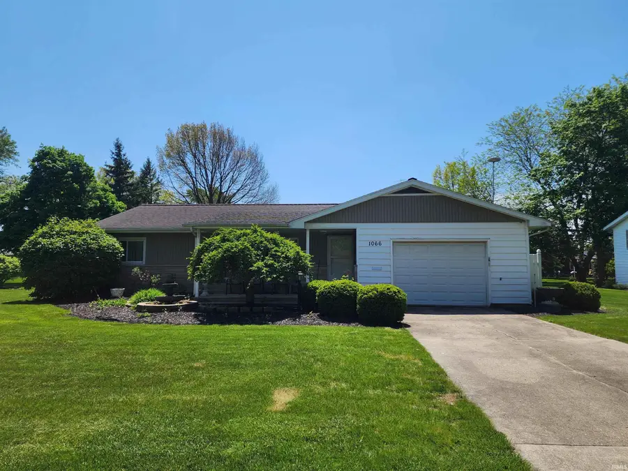 1066 W Water Street, Berne, IN 46711 - #2