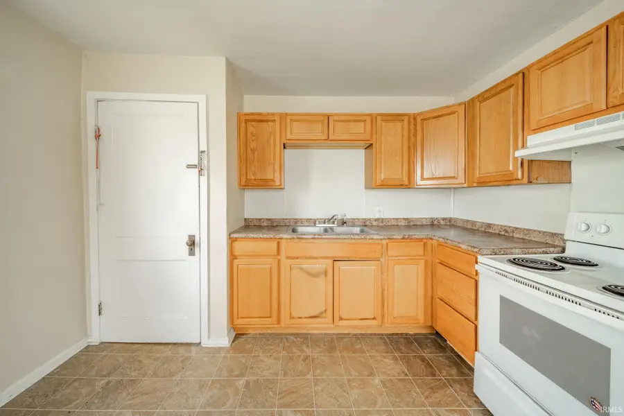239 W 38th Street, Anderson, IN 46013 - #3
