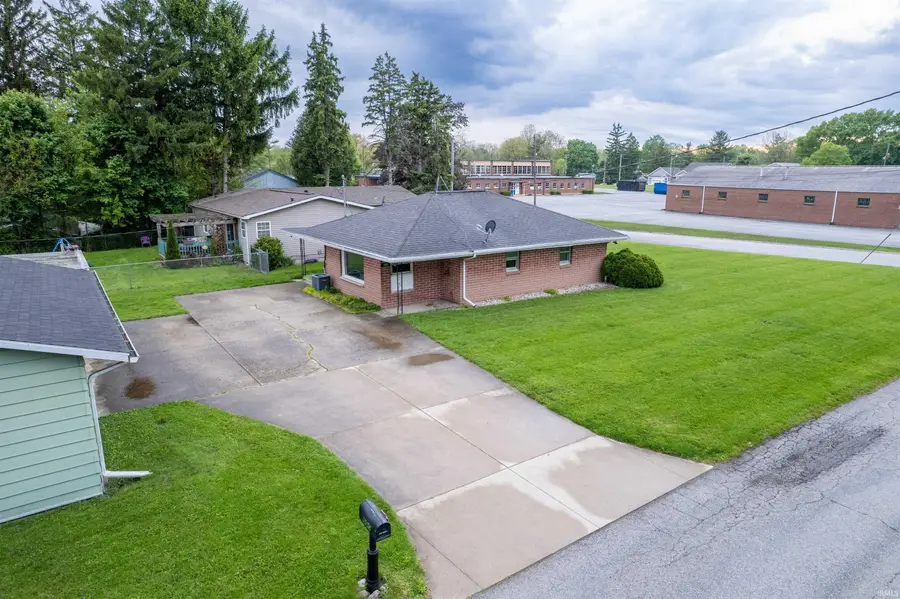 690 Esther Street, Huntington, IN 46750 - #2