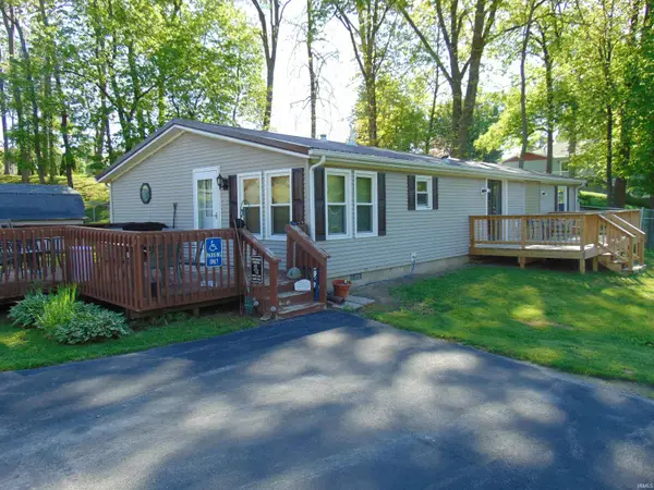 3662 E Lake Rd 28w Avenue, Monticello, IN 47960