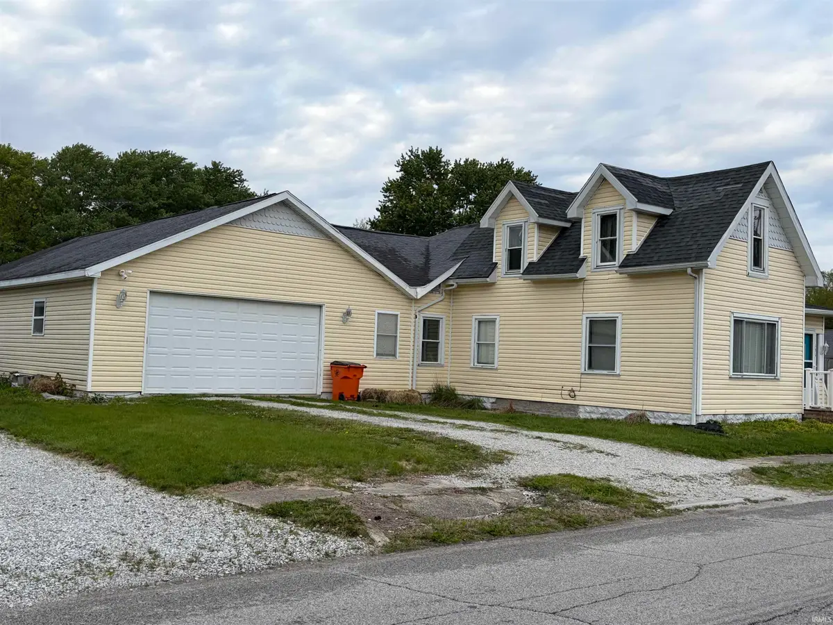 305 E Lyons Street, Swayzee, IN 46986 - #1