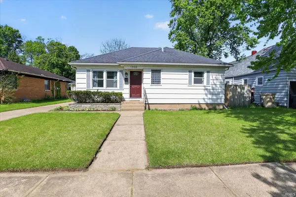 1903 Kessler Boulevard, South Bend, IN 46616
