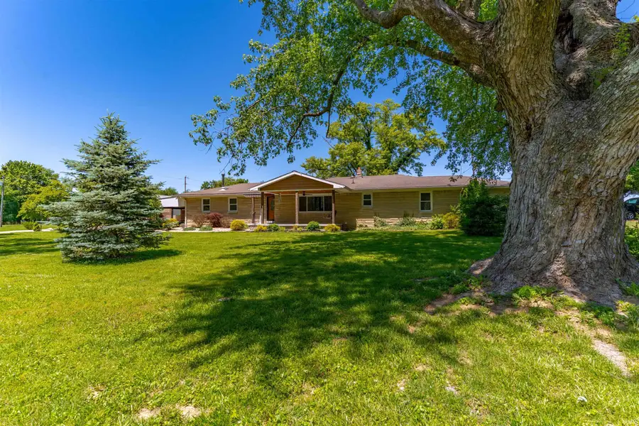 414 E Walnut Street, Owensville, IN 47665 - #2
