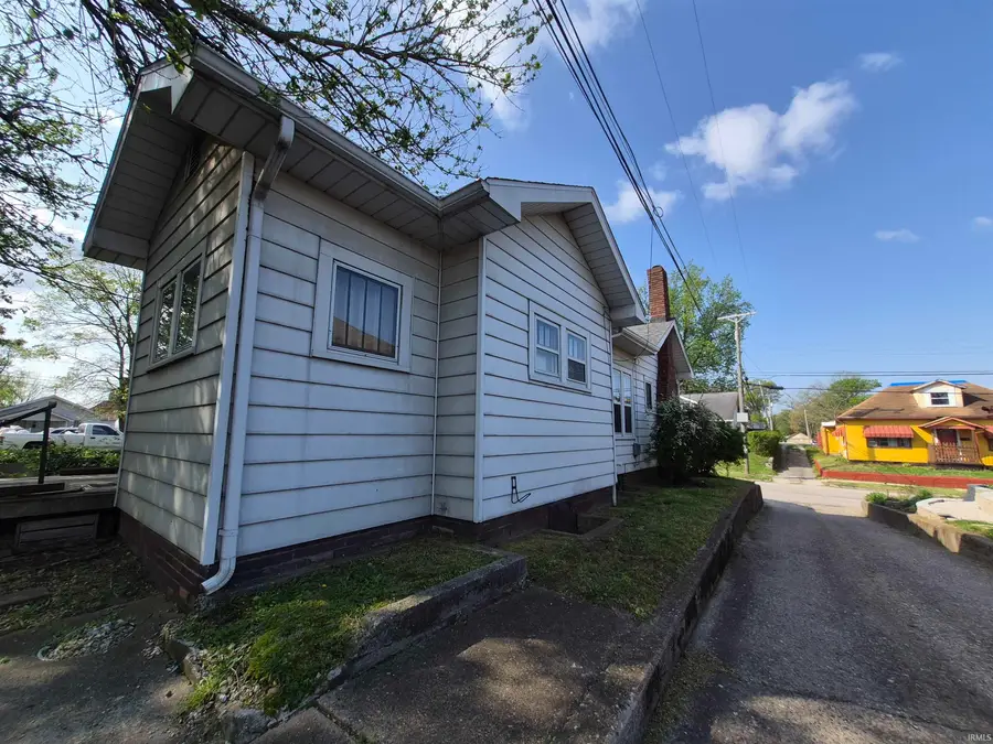 920 Nicholas Street, Vincennes, IN 47591 - #3