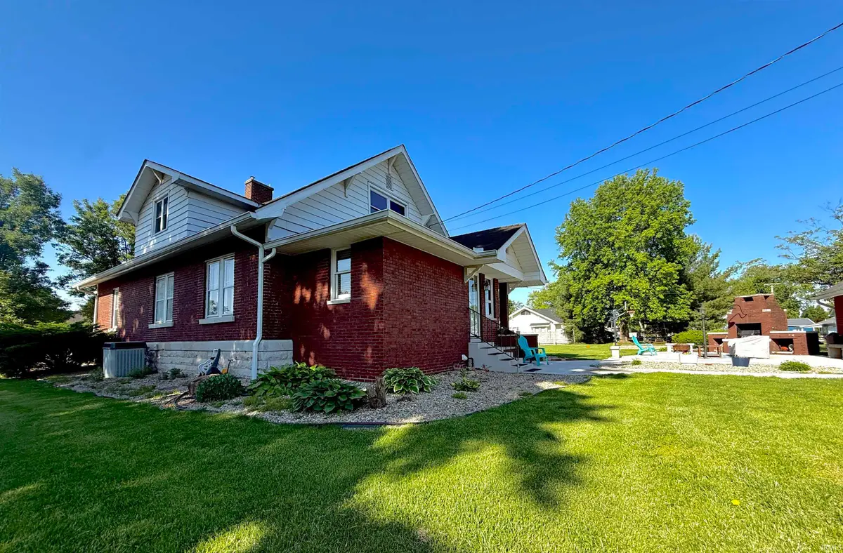 990 E Vincennes Street, Linton, IN 47441 - #1
