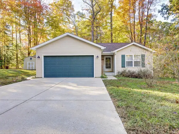2199 E North Shore Drive, Morgantown, IN 46160