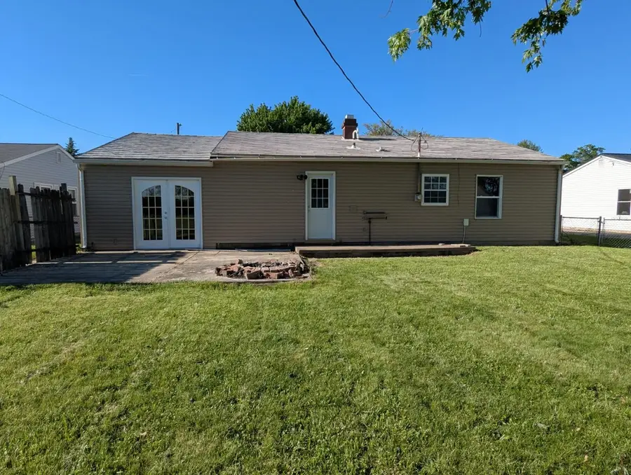 17 W Sunnydale Drive, Huntington, IN 46750 - #2