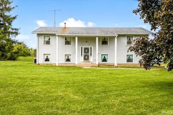 8613 N Buck Creek Pike, Mooreland, IN 47360