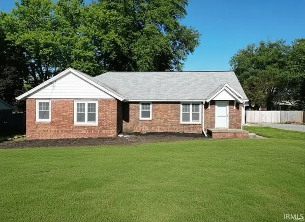 203 N Oakland Avenue, Nappanee, IN 46550