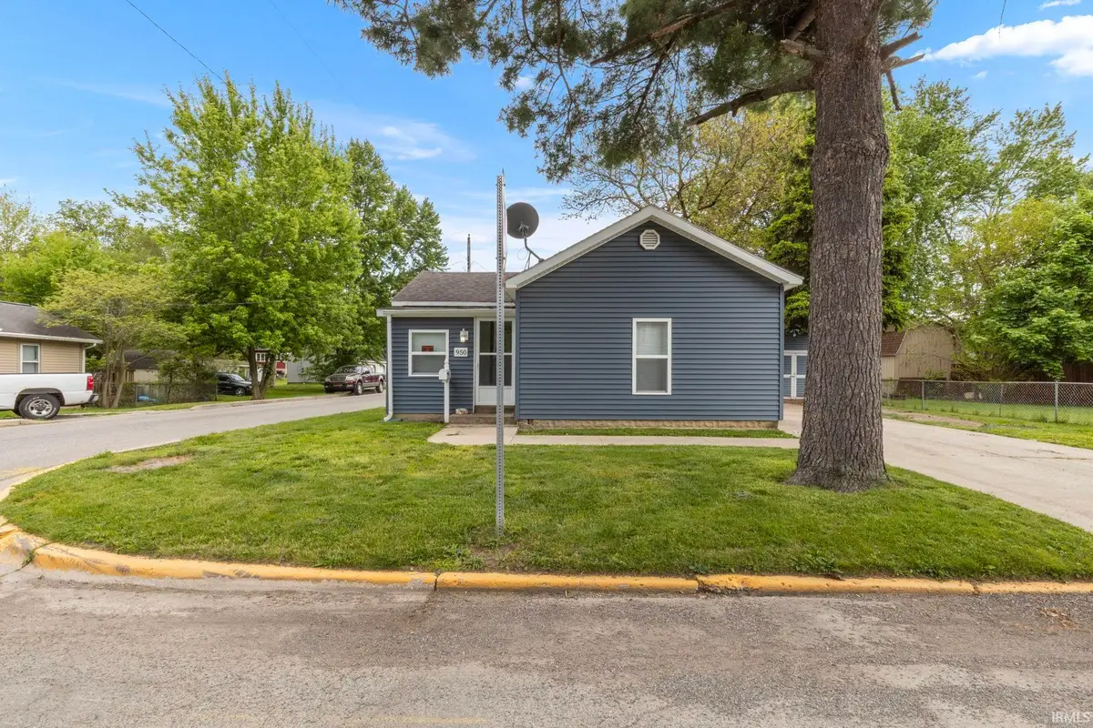 950 E Clark Street, Warsaw, IN 46580 - #1