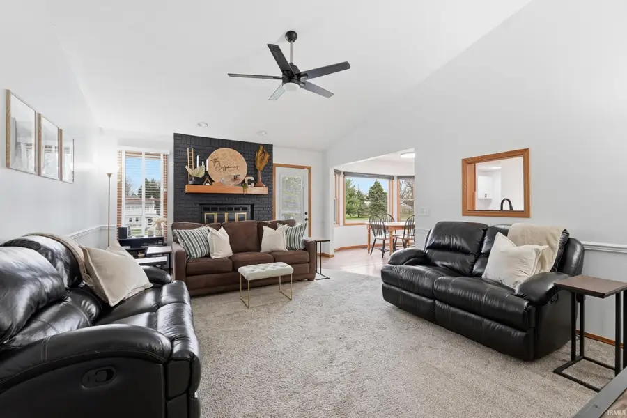 426 E Lynnwood Drive, Warsaw, IN 46580 - #2